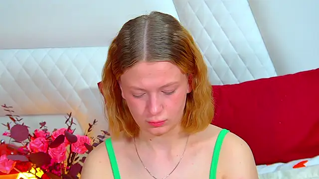 BeatriceBinoche online show from 04/18/26, 07:58