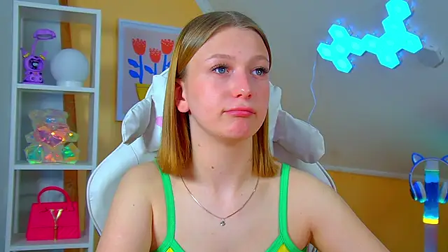 BeatriceBinoche online show from 04/21/26, 06:34