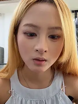 yuki june online show from 09/21/25, 08:27