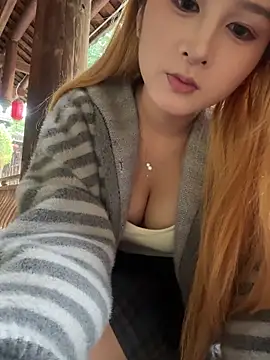 yuki june online show from 12/04/25, 08:56