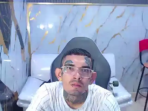 boy tatto777 online show from 09/22/25, 01:57