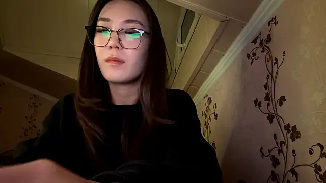 Snapshot of marry_dreams chatting on 10/15/25, 02:28 marry dreams online show from 10/15/25, 02:28