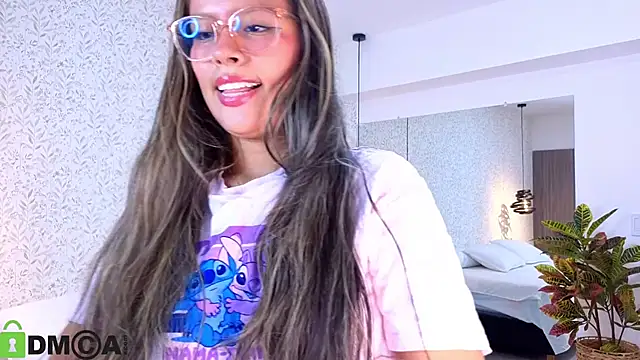 EMILIIA RICHTER   online show from 09/30/25, 07:41