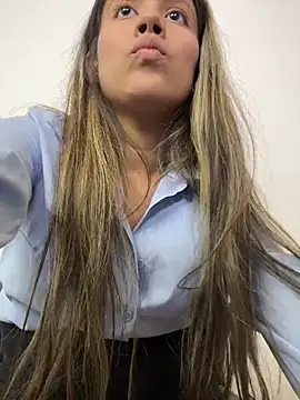 EMILIIA RICHTER   online show from 05/14/26, 07:53