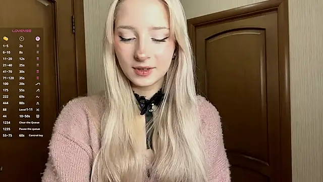 FridaAaberg online show from 10/26/25, 08:09