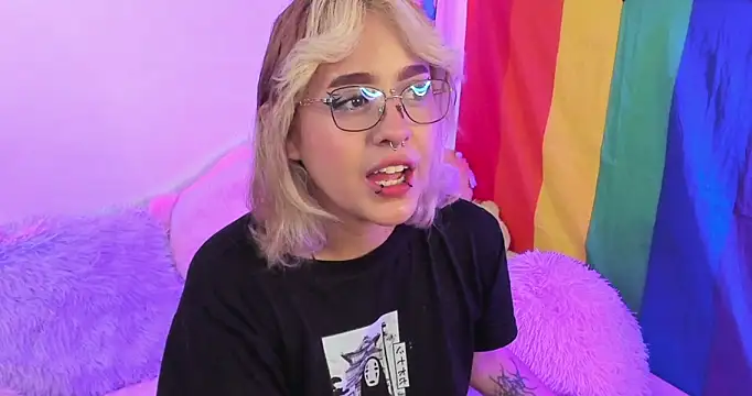 NekoWaifu online show from 10/16/25, 01:12