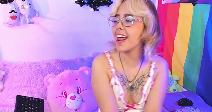 NekoWaifu online show from 10/22/25, 01:11