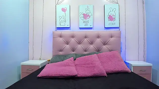 Issaa Tyler online show from 10/16/25, 03:18