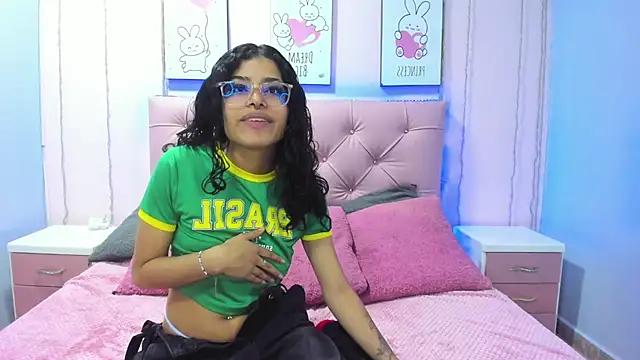 Issaa Tyler online show from 10/19/25, 02:56