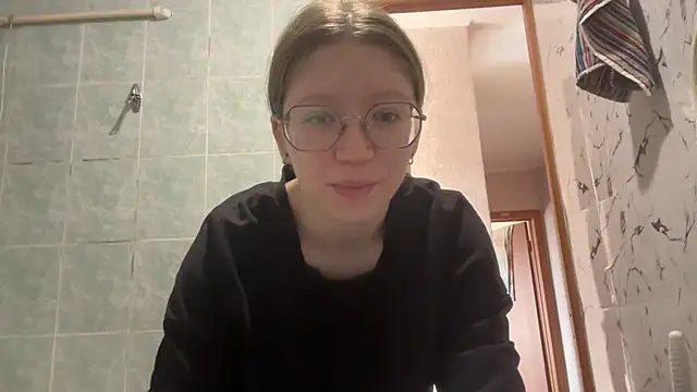 MargarettNewbie online show from 09/20/25, 04:57