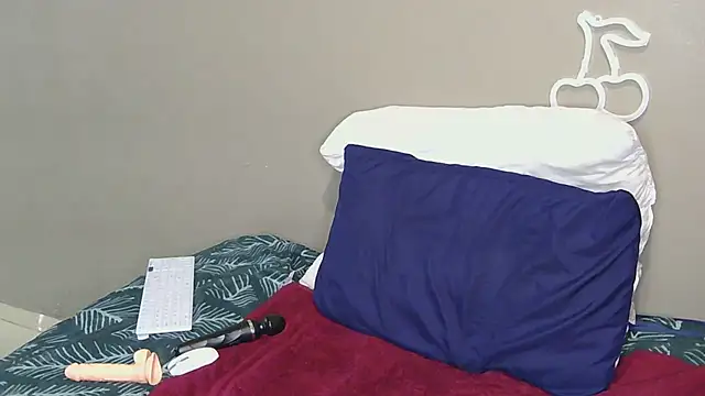 Serafynn online show from 09/30/25, 01:49