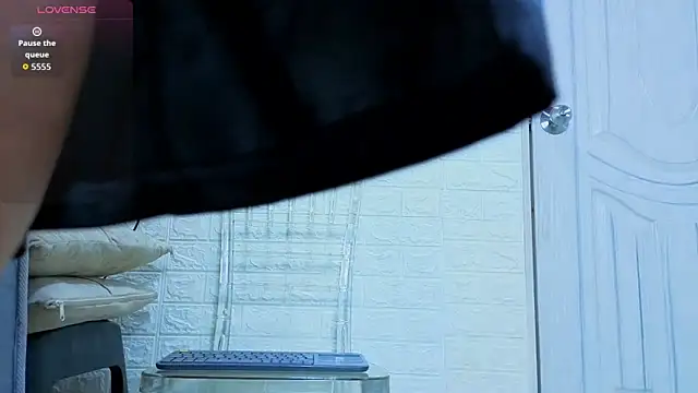 sofiagutierrez   online show from 12/15/25, 01:15