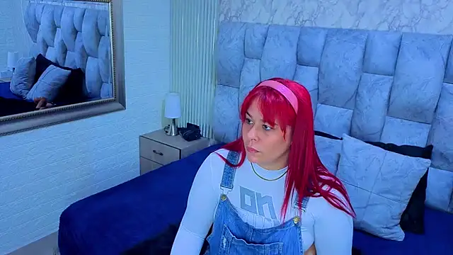 sofiagutierrez   online show from 12/17/25, 04:29