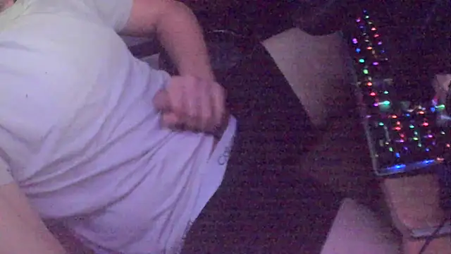 xderox318 online show from 12/02/25, 11:00