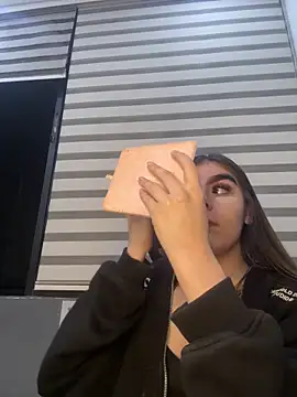 SofiaFontaiine online show from 11/13/25, 03:38