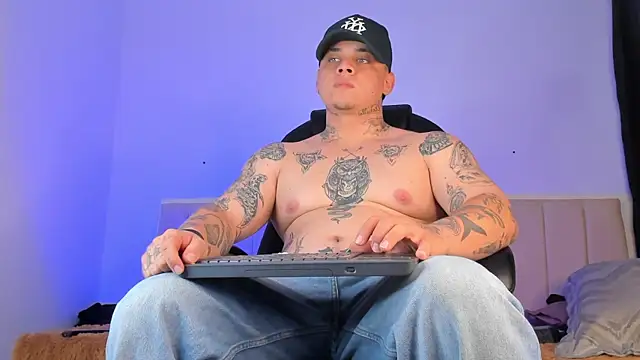 denis munera online show from 11/22/25, 04:33