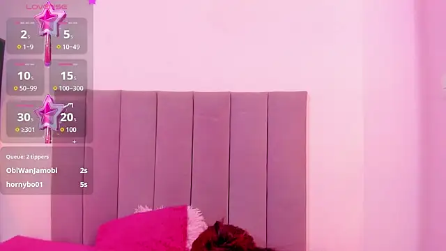 HoollyHendrix online show from 10/27/25, 08:46