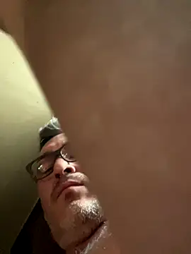 Snapshot of countryboi2002 chatting on 09/16/25, 12:11 countryboi2002 online show from 09/16/25, 12:11