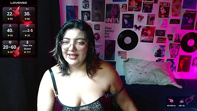 Roxy f w online show from 04/17/26, 01:14