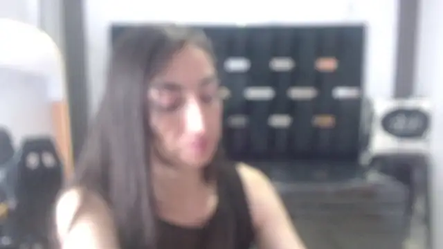 Maily a  online show from 10/09/25, 03:04