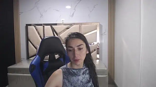 Maily a  online show from 10/23/25, 03:06