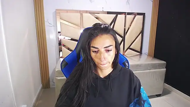 Maily a  online show from 01/10/26, 02:57