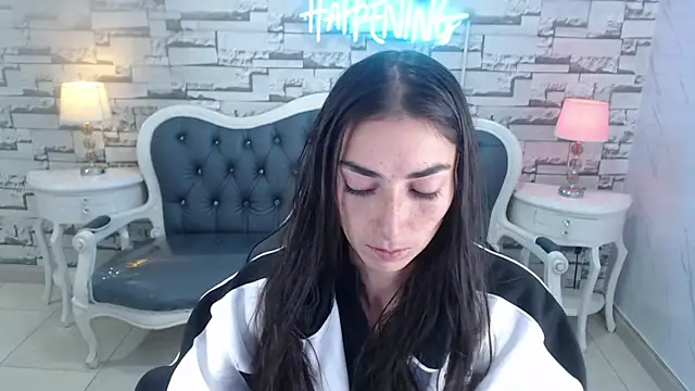 Maily a  online show from 01/18/26, 01:04