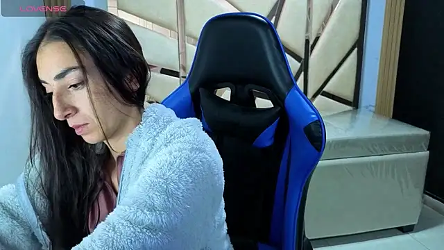 Maily a  online show from 02/18/26, 02:40