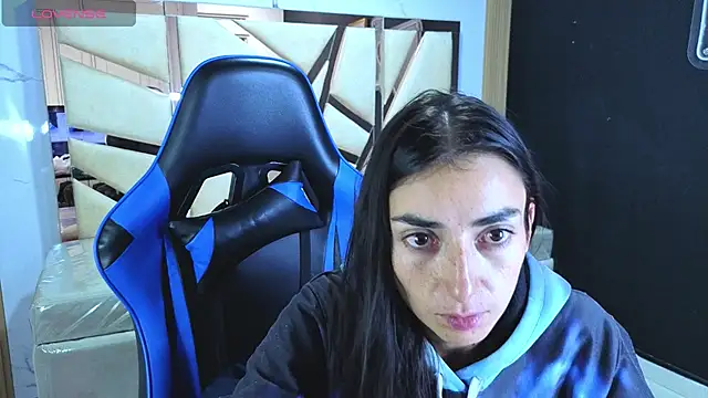 Maily a  online show from 04/09/26, 03:06