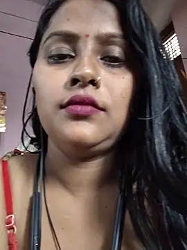 Snapshot of Jasmine_Januja chatting on 05/25/26, 01:44 Jasmine Januja online show from 05/25/26, 01:44