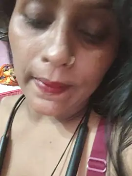 Snapshot of Jasmine_Januja chatting on 06/20/26, 05:05 Jasmine Januja online show from 06/20/26, 05:05