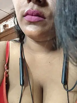 Snapshot of Jasmine_Januja chatting on 07/14/26, 03:00 Jasmine Januja online show from 07/14/26, 03:00