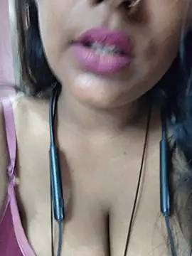 Snapshot of Jasmine_Januja chatting on 07/15/26, 02:28 Jasmine Januja online show from 07/15/26, 02:28