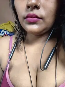 Snapshot of Jasmine_Januja chatting on 07/19/26, 10:52 Jasmine Januja online show from 07/19/26, 10:52