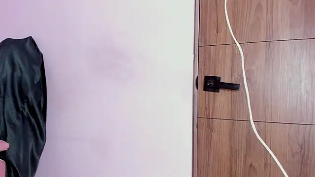 Yuni kim online show from 10/28/25, 03:25