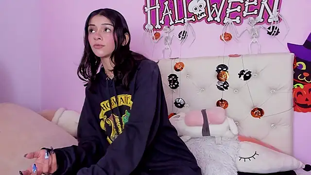 Yuni kim online show from 11/03/25, 03:57