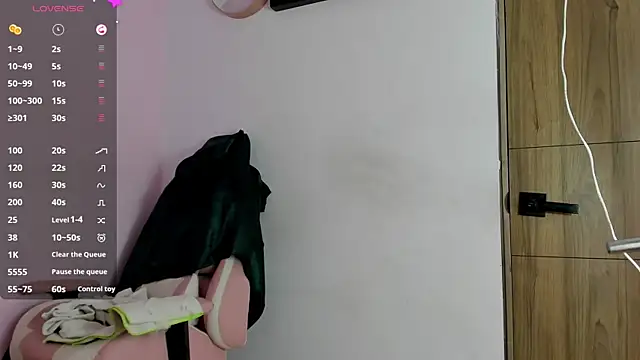 Yuni kim online show from 11/26/25, 03:24