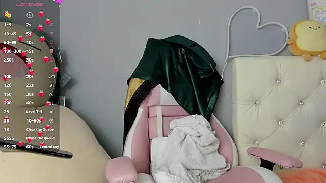 Yuni kim online show from 01/14/26, 01:50