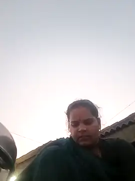 Snapshot of Sh_kiyara chatting on 09/26/25, 12:53 Sh kiyara online show from 09/26/25, 12:53