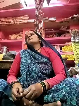 Snapshot of Sh_kiyara chatting on 09/27/25, 03:28 Sh kiyara online show from 09/27/25, 03:28