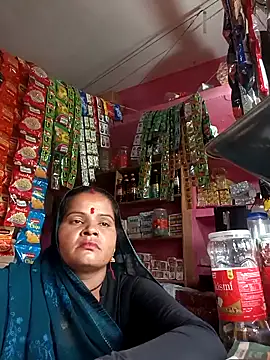 Snapshot of Sh_kiyara chatting on 09/28/25, 03:56 Sh kiyara online show from 09/28/25, 03:56