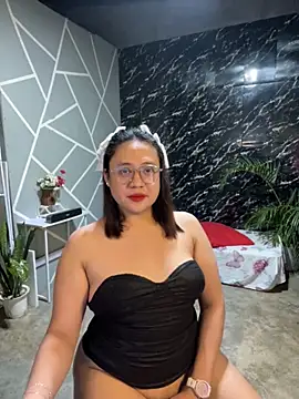 Snapshot of 1aquaticangel69 chatting on 11/01/25, 12:40 1aquaticangel69 online show from 11/01/25, 12:40