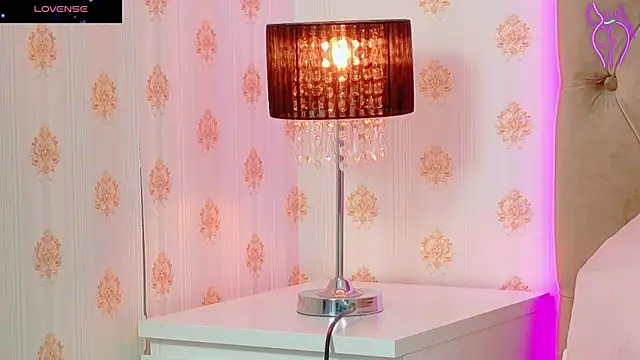 CoraVex online show from 10/10/25, 04:22