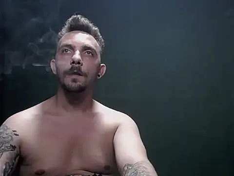 Snapshot of guesswhatbitch chatting on 09/29/25, 09:41 guesswhatbitch online show from 09/29/25, 09:41