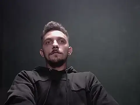 Snapshot of guesswhatbitch chatting on 09/30/25, 06:24 guesswhatbitch online show from 09/30/25, 06:24