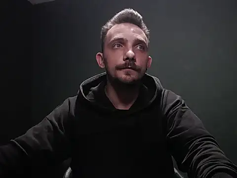 Snapshot of guesswhatbitch chatting on 10/02/25, 05:09 guesswhatbitch online show from 10/02/25, 05:09