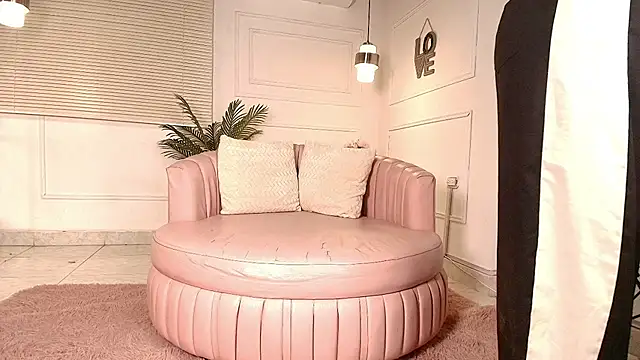 alessia moon1 online show from 01/08/26, 12:07