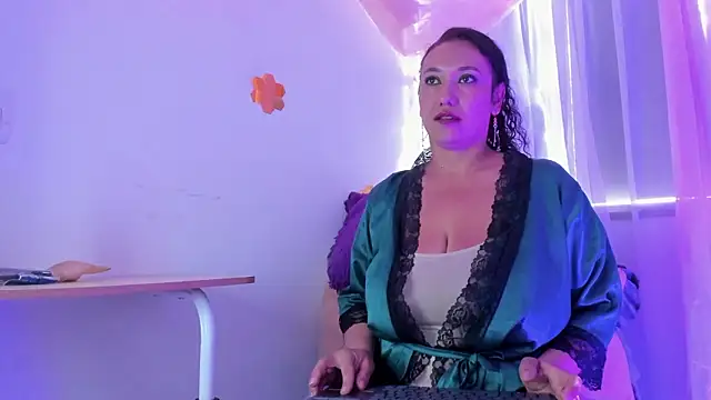 sharlot montalvo  online show from 02/04/26, 09:31