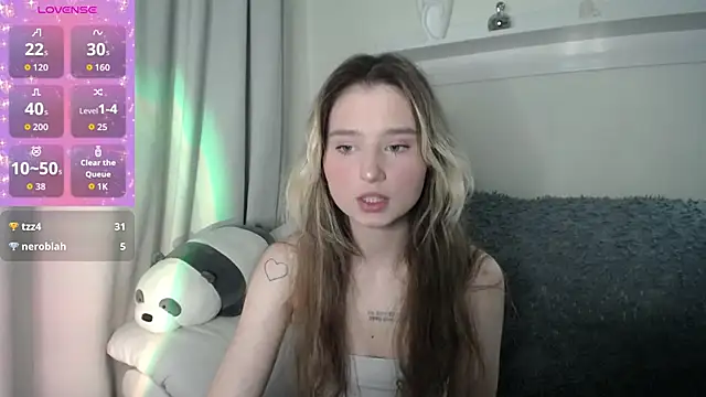 Snapshot of _Lua__ chatting on 10/09/25, 04:49 Lua online show from 10/09/25, 04:49