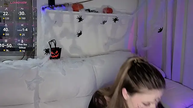 Snapshot of _Lua__ chatting on 10/28/25, 07:05 Lua online show from 10/28/25, 07:05